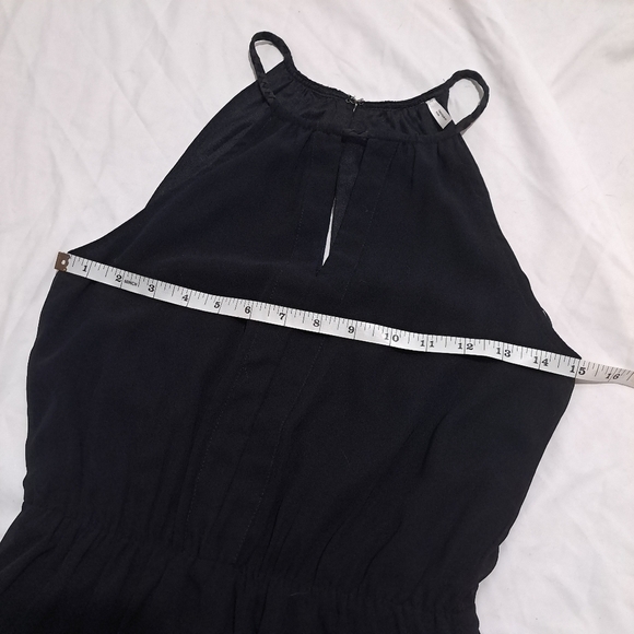 H&M | Black sleevless key hole women's dress - Picture 7 of 9